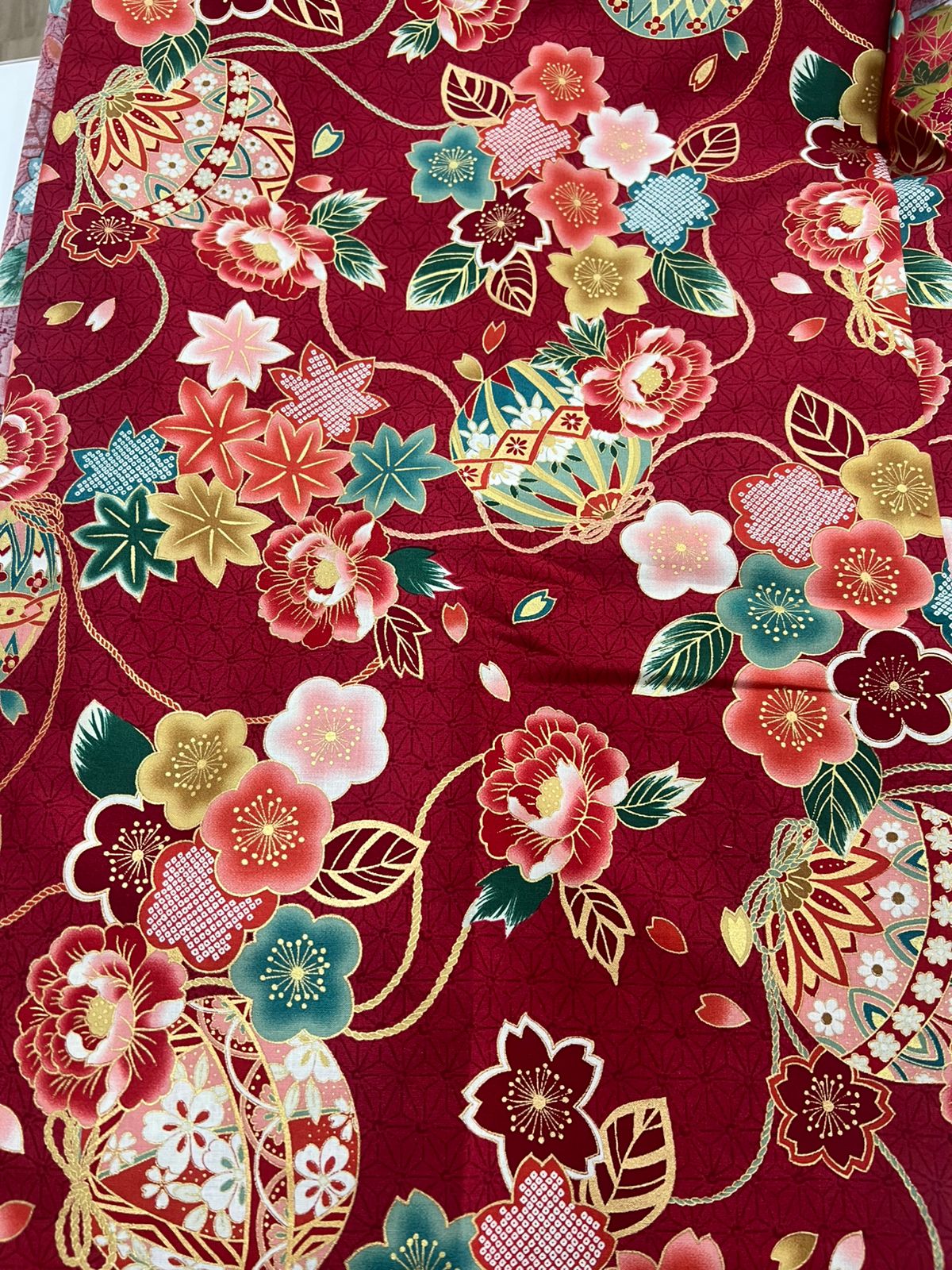 Mari-momi — Red・Off white