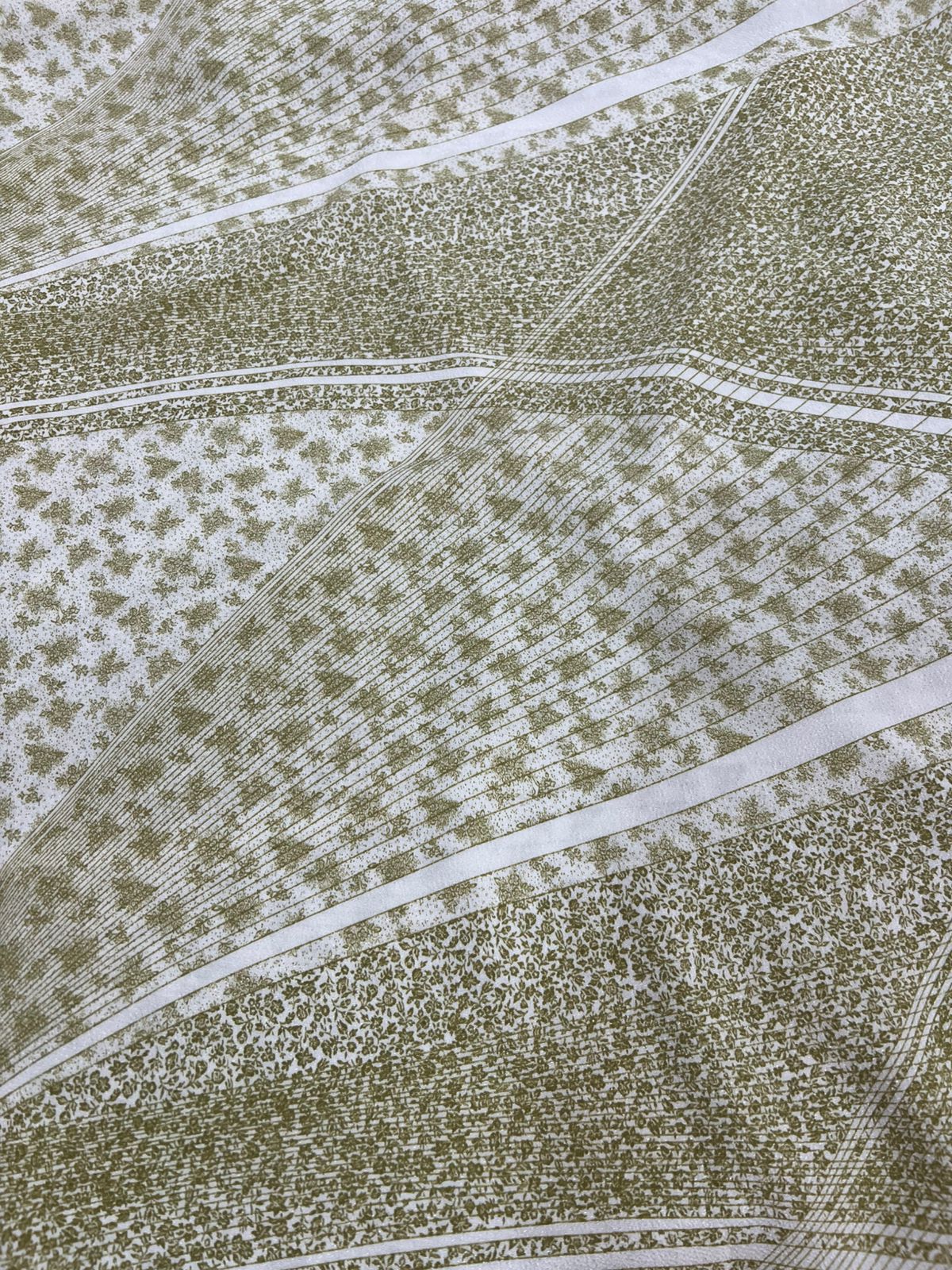 Uki — Gold・Navy